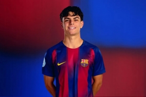 每體：18歲埃斯帕特或進(jìn)入巴薩國家德比名單，可作為右后衛(wèi)待命