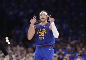 生涯新高！戈登一路碾壓著菜鳥(niǎo)理查德2+1轟下42分！