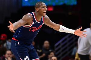 盧：第一節末段鄧恩和科林斯上場后帶來了能量 尤其在防守端