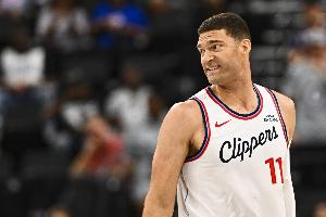 貢獻不少！大洛佩斯半場4中1拿到3分4板1助1帽