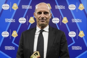 九月聯賽三連勝！阿萊格里領取意甲九月最佳教練獎杯