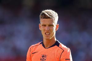 世體：奧爾莫本周日前往克魯伊夫球場，觀看了巴薩B隊比賽