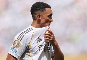 評論員：阿諾德復出后若踢國家德比，將面臨拉什福德的沖擊