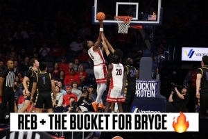 布萊斯摘下前場籃板補籃 詹姆斯轉發賽場照：耶 6號！