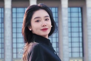 美娜：國泰民安 盛世華章 祝祖國生日快樂????