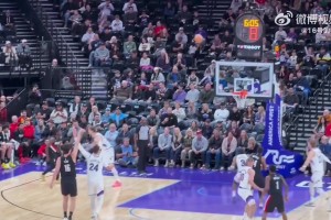 自信就對了！！楊瀚森無懼凱斯勒防守，三分果斷出手一發(fā)入魂??