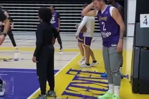 好久不見變老6了？東契奇訓練到處偷球 最后被全隊嫌棄????